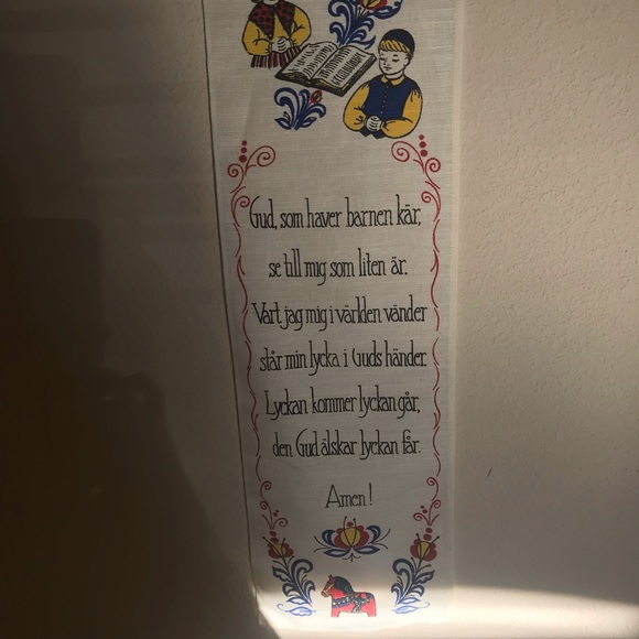 Meet your Posher, Nicole - Picture 3 of 5